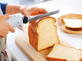 1_1-82 イメージ:2枚の刃が交互に動いて食材をカット