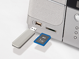 1_2-123 イメージ:USB/SDカードスロット搭載