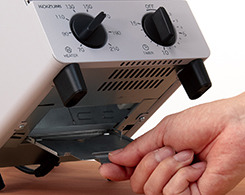 2_3-52 イメージ:パンくずトレー(底面)